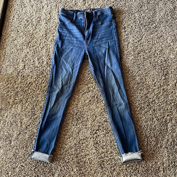 Abercrombie Fitch Ultra High Rise Jean 